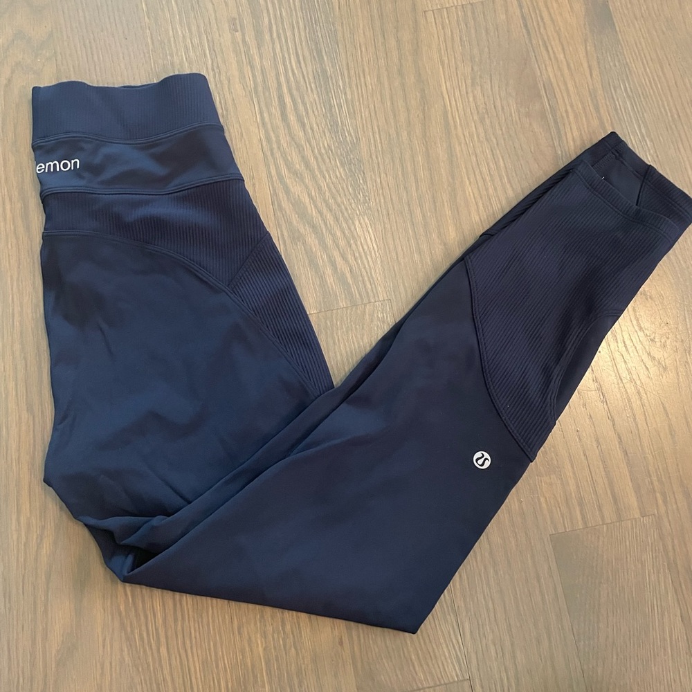 Lululemon | Navy Leggings with Ribbed Detail (6)